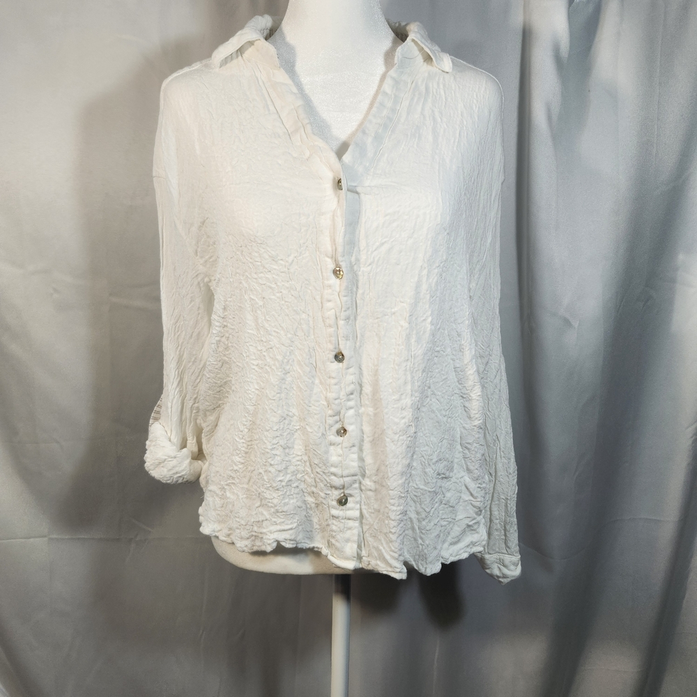 Jane and Delancey Crinkled White Button-Up Top